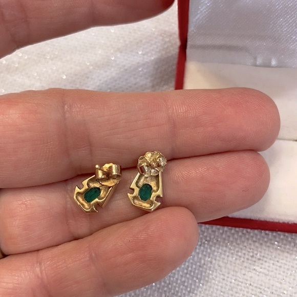 Real Emerald stones and 18k Solid Gold Eirings - Picture 8 of 16